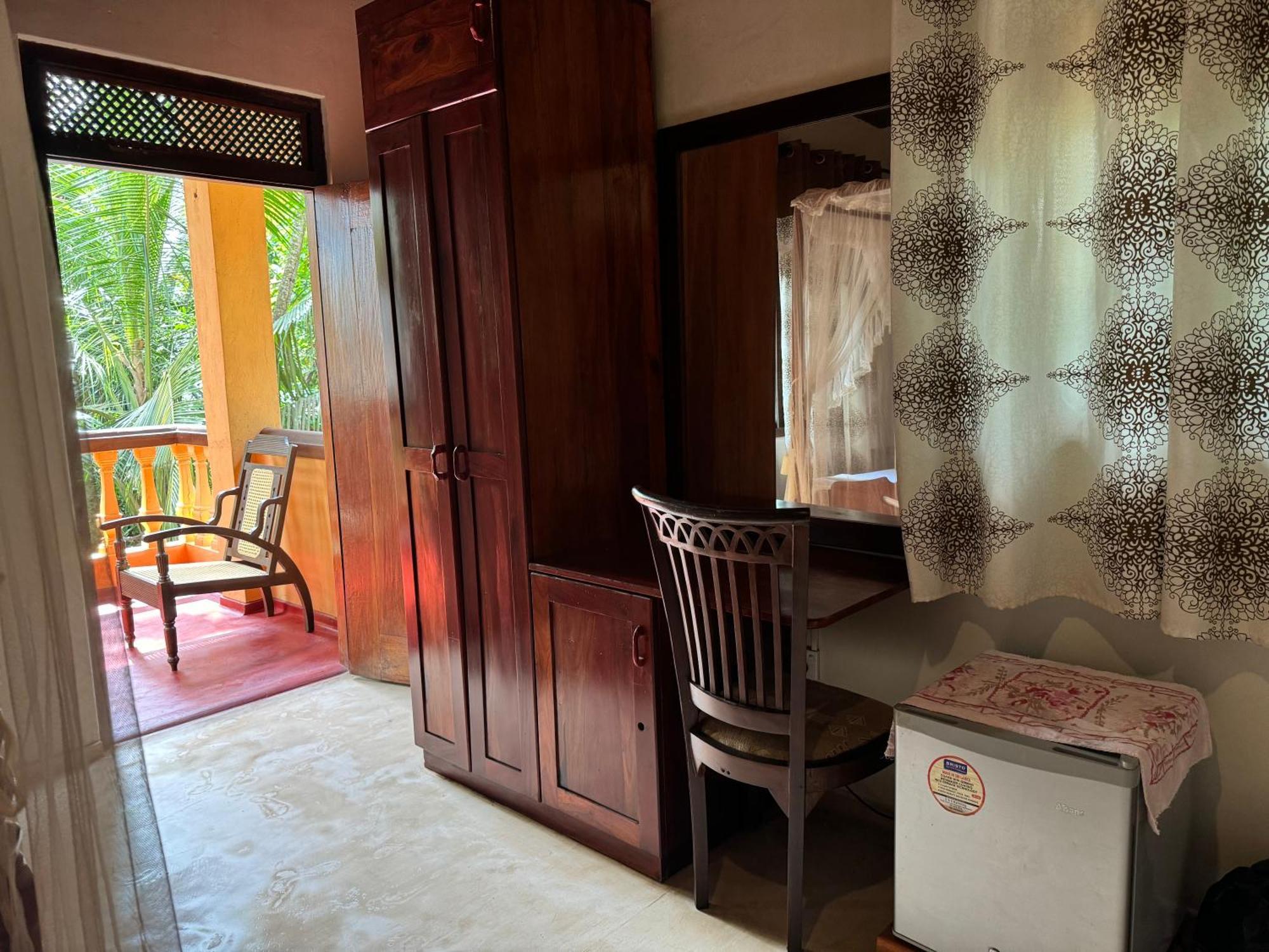 Brinkhouse Guesthouse , Unawatuna Beach Экстерьер фото