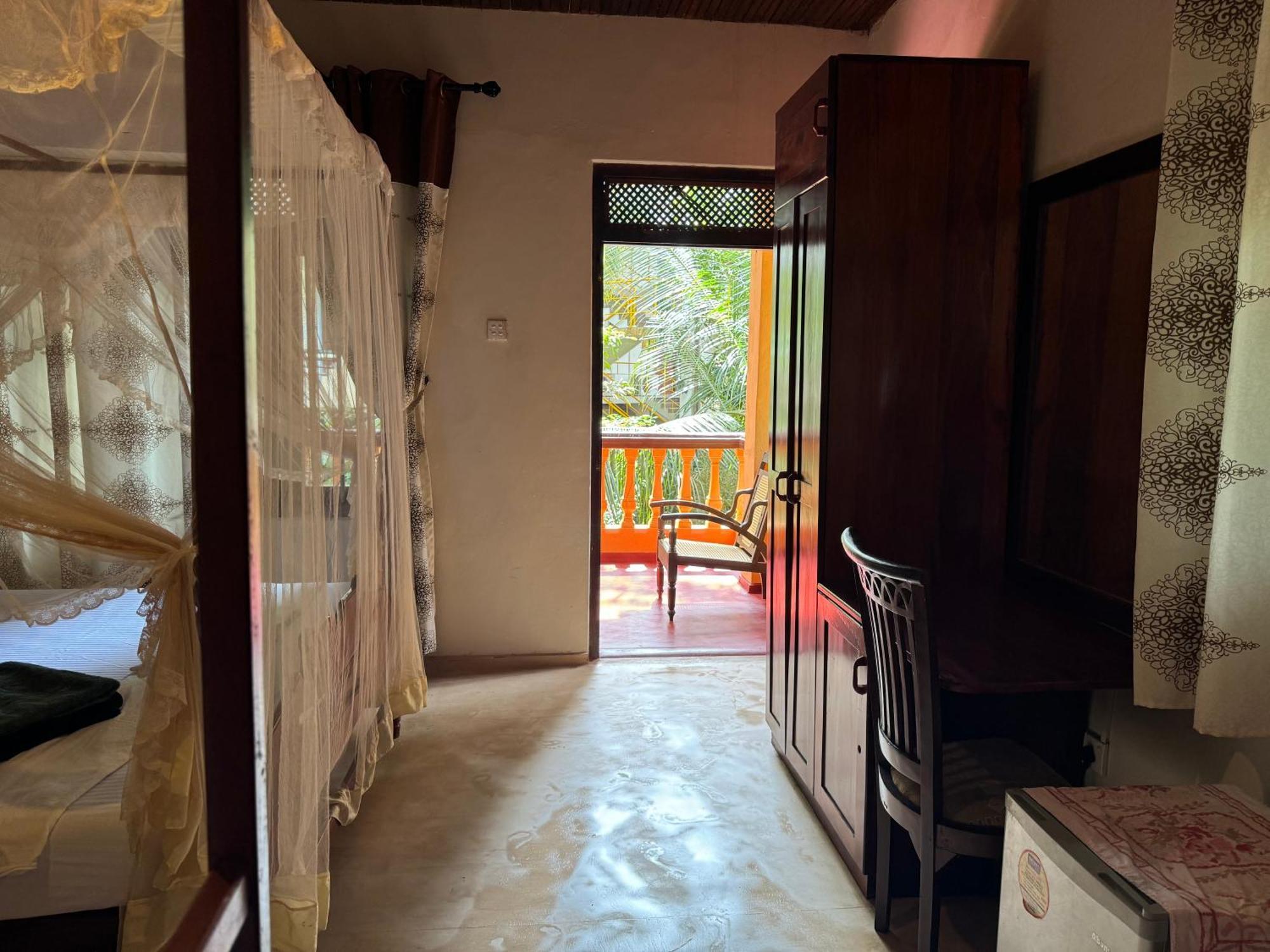 Brinkhouse Guesthouse , Unawatuna Beach Экстерьер фото