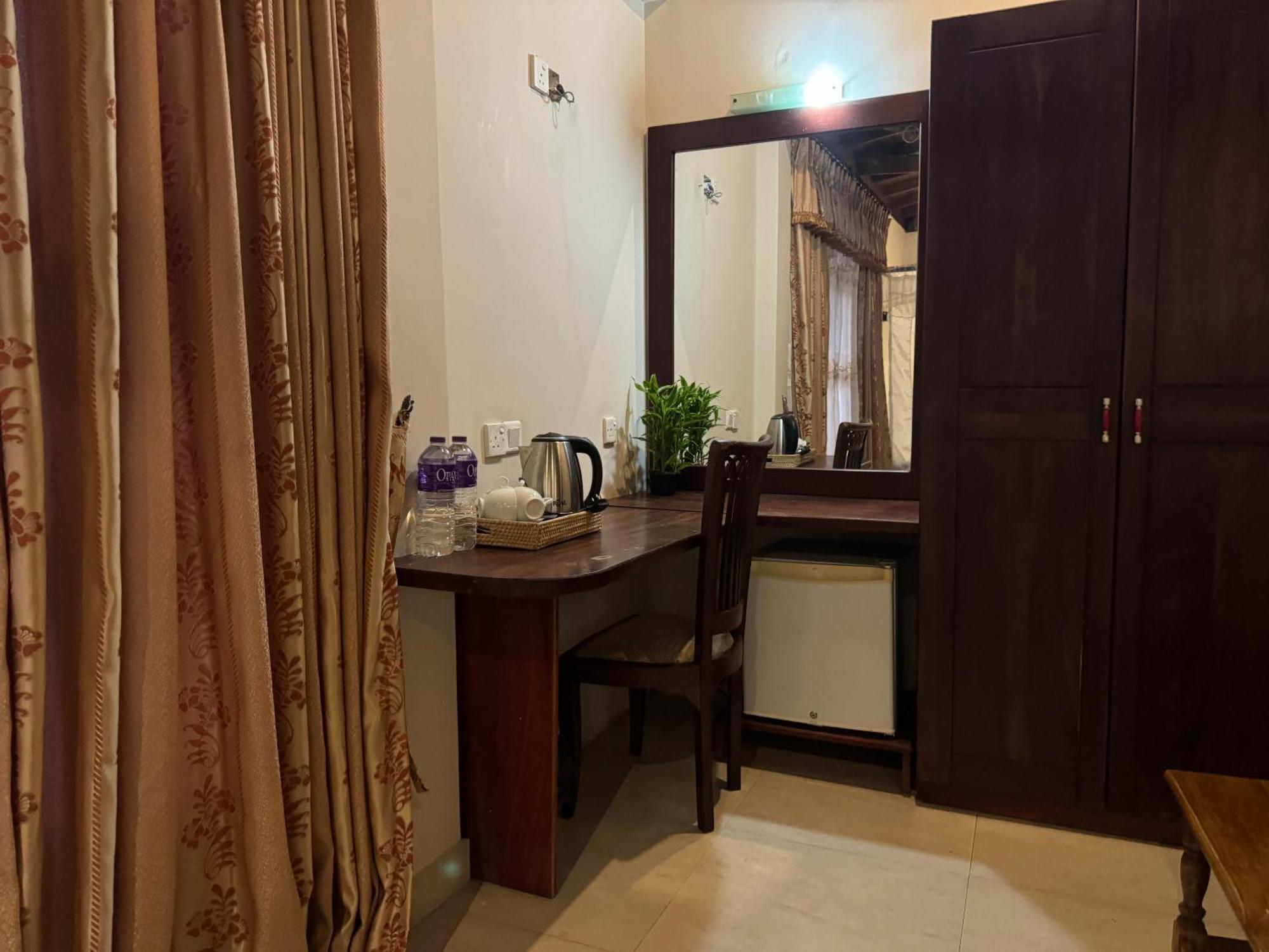 Brinkhouse Guesthouse , Unawatuna Beach Экстерьер фото