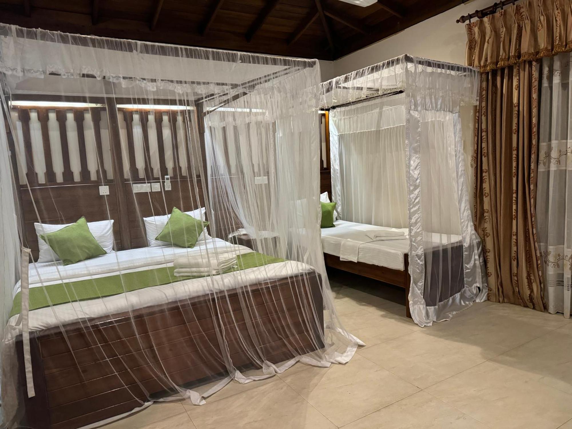 Brinkhouse Guesthouse , Unawatuna Beach Экстерьер фото