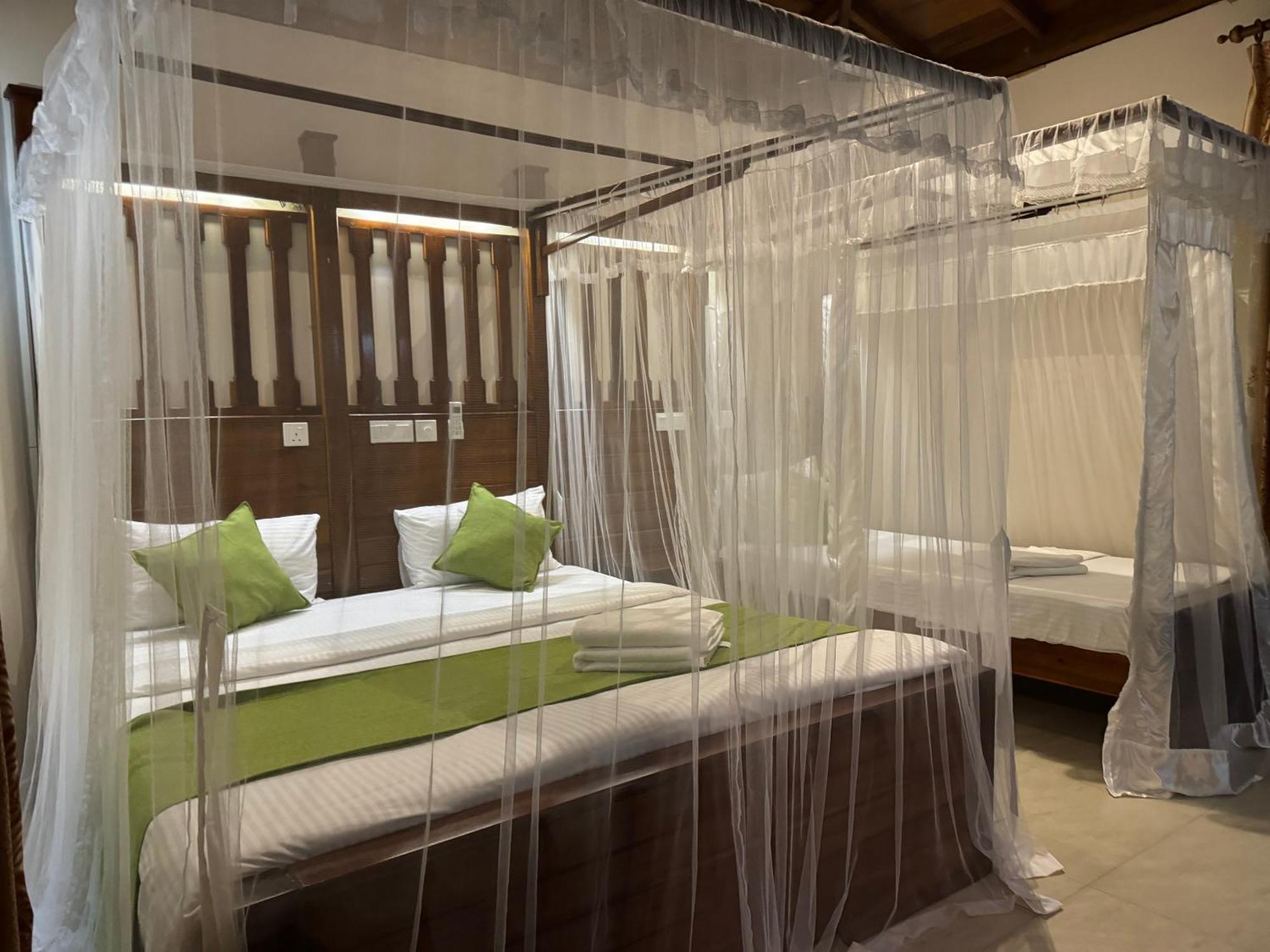 Brinkhouse Guesthouse , Unawatuna Beach Экстерьер фото